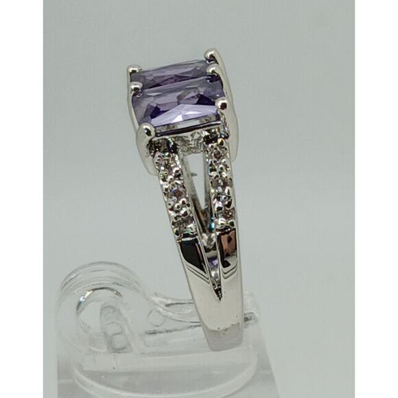 Vintage Ring Size 7.25 Silver Tone White Gold Plated Purple Sim Diamond CZ - Picture 7 of 10
